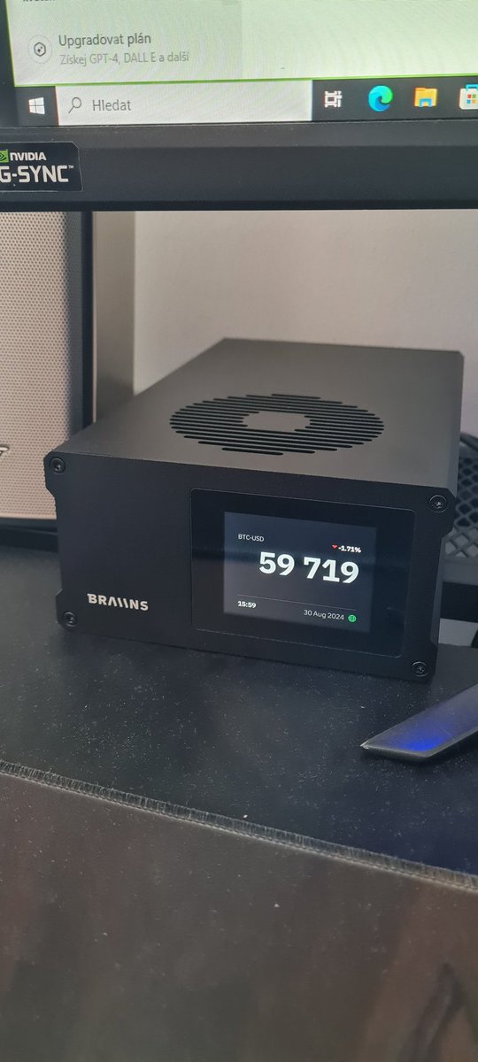 Gamlery_Michal's tweet photo. Novodobá loterie. Šance na výhru 3,125 BTC (momentálně 4,2M Kč) je 1 ku 400 000 000. Statistiky mi to bude trvat 7606 let 😁 
Osobně se mi celé provedení moc líbí! Chválím @braiins 
#btc #bitcoin #braiins #miner https://t.co/tgycwkaPOT