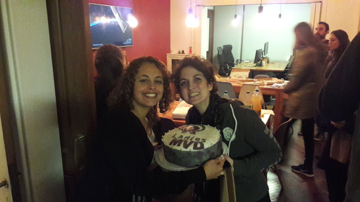 R-Ladies Montevideo tweet media