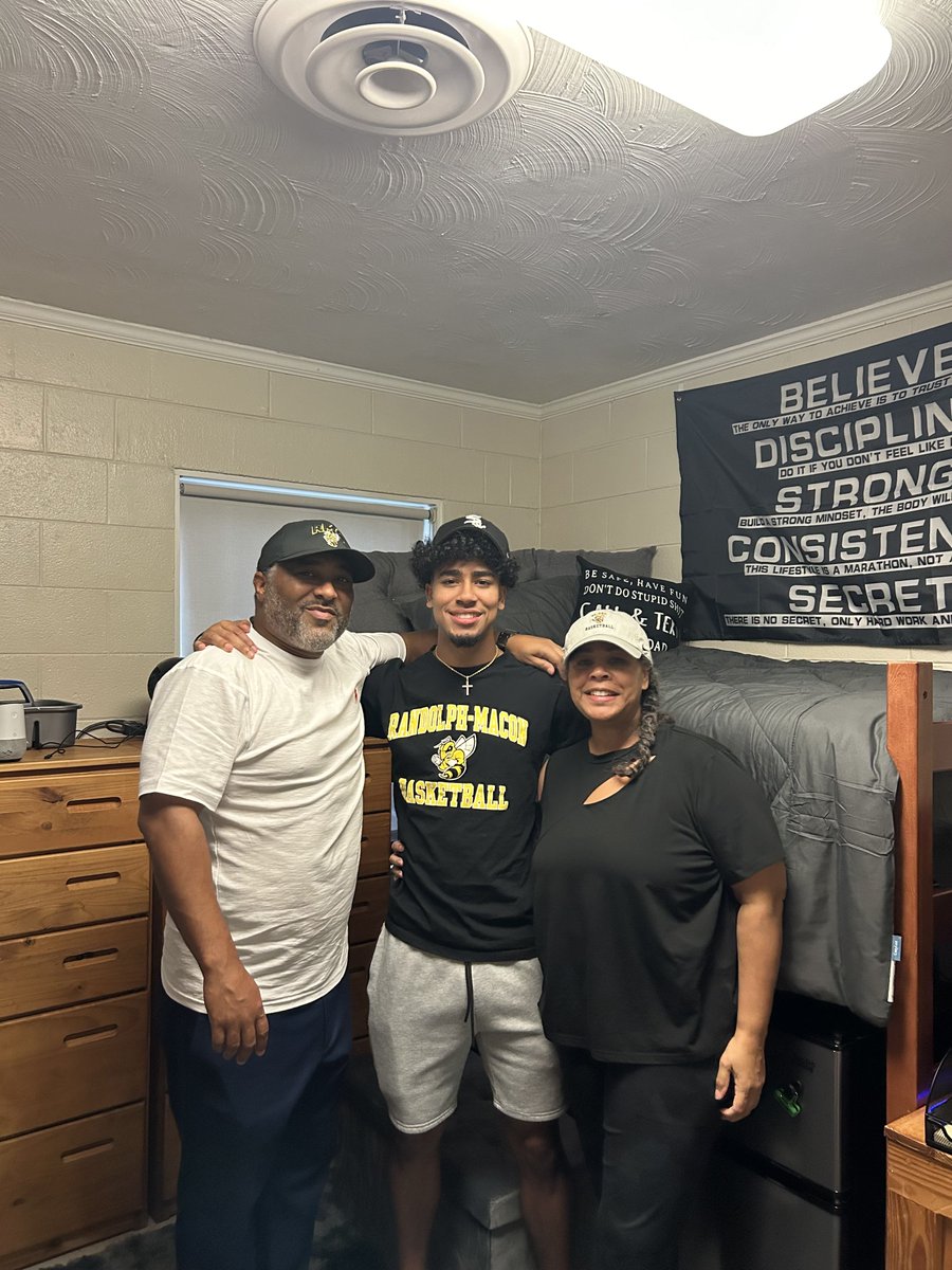 Randolph-Macon Hoops tweet media