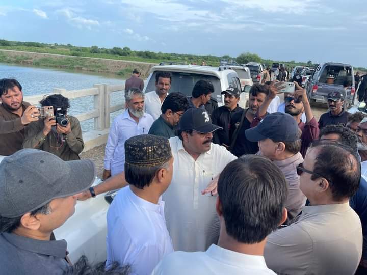 Juman Rahimoon (@jumanrahim) on Twitter photo وزیر فوڪل پرسن رین ایمرجنسی عمرڪوٽ <a href="/sardarshah1/">Sardar Shah</a> صوبائي وزير فوڪل پرسن رین ايمرجنسي <a href="/Dostmuhammad_/">Dost Muhammad Rahimoon</a> ايل بي او ڊي سم نالي ۽هاڪڙو جو دورو ڪري پاڻي نيڪالي جو معائنو ڪيو، ڪلوئي ويجهو ايل بي او ڊي سم نالي آر ڊي اي 261۽ هاڪڙو جو دورو ڪري پاڻي جي سطح،بندن سميت ٻين انتظامن جو جائزو ورتو وزیر فوڪل پرسن رین ایمرجنسی عمرڪوٽ <a href="/sardarshah1/">Sardar Shah</a> صوبائي وزير فوڪل پرسن رین ايمرجنسي <a href="/Dostmuhammad_/">Dost Muhammad Rahimoon</a> ايل بي او ڊي سم نالي ۽هاڪڙو جو دورو ڪري پاڻي نيڪالي جو معائنو ڪيو، ڪلوئي ويجهو ايل بي او ڊي سم نالي آر ڊي اي 261۽ هاڪڙو جو دورو ڪري پاڻي جي سطح،بندن سميت ٻين انتظامن جو جائزو ورتو