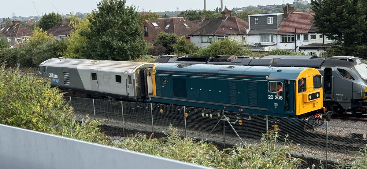 Percypotter49's tweet image. #class20 205 #class68 015 @ chiltern train care depot Wembley