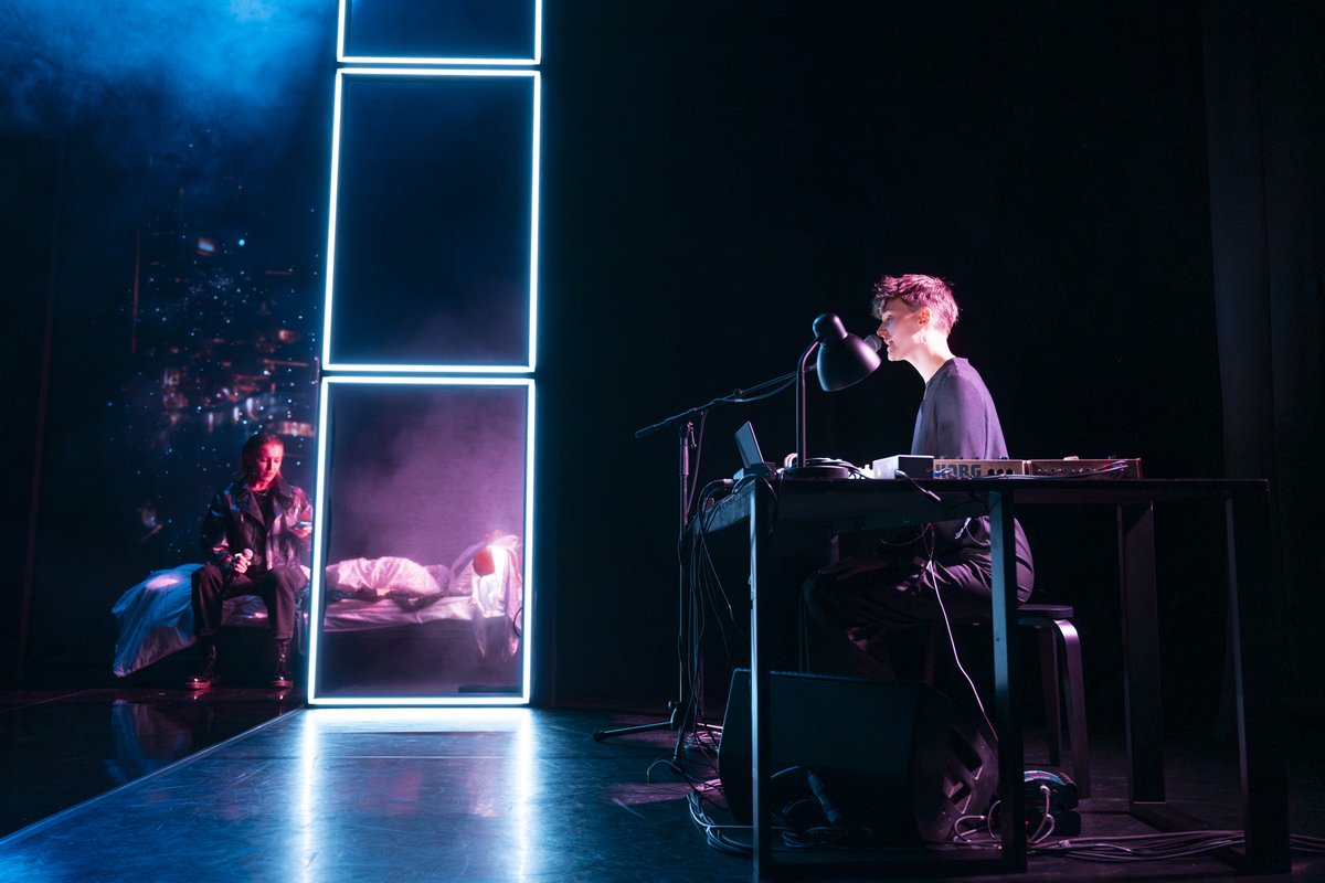 🔥NEW #LoveTheSinner shots!🔥

Take a peak into a pulsing, brimming Scottish city, where we meet seven extraordinary characters as they struggle to comprehend their place in a world. 

See #LoveTheSinner across 🏴󠁧󠁢󠁳󠁣󠁴󠁿 this Autumn 
🎟️ vanishing-point.org/love-the-sinner
📸<a href="/TGKW/">Tommy Ga-Ken Wan 溫嘉勤</a> 
<a href="/imogen_stirling/">Imogen Stirling</a>