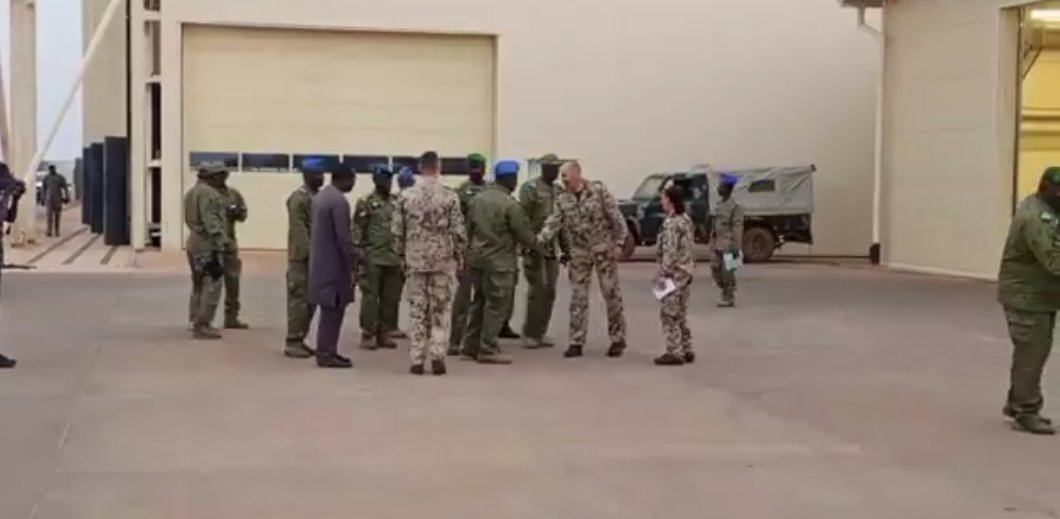 🇩🇪✈️ Les militaires allemands quittent définitivement le sol nigérien ! Après 5 vols, 60 soldats et 146 tonnes de matériel ont été évacués. Une étape marquante dans la réorganisation des forces sur le terrain. #Niger #MamaneSaniKiaou #Désengagement