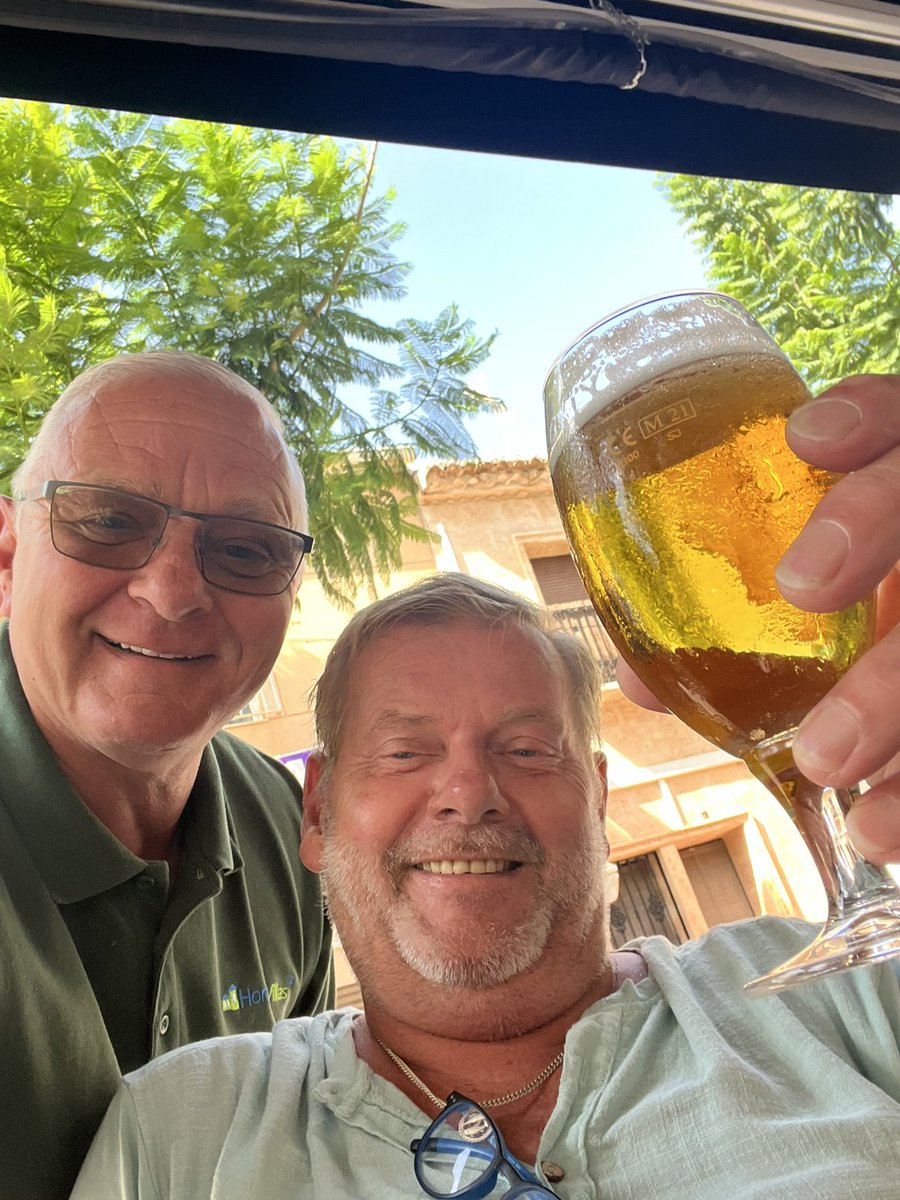 HondonVillasnet's tweet photo. This is how Friday afternoon rolls in Hondon de Los Frailes. All our wonderful Dutch and Belgian friends gathering for Friday afternoon drinks.
#Elcharo
#lovespain
#movetospain
#liveinspain
#spanishlife
#hondonvillas
#retireinspain
#hondondelosfrailes
#propertyinhondon https://t.co/tbsQsiwMuR