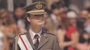 𝐄𝐋 𝐃𝐔𝐑𝐎 𝐇𝐎𝐑𝐀𝐑𝐈𝐎 𝐃𝐄 𝐋𝐄𝐎𝐍𝐎𝐑

De lunes a jueves
Diana 6:45h, clases a las 9h y a las 10:15h hora de bocadillo
Almuerzo a las 14:15h, a las 20:15h lectura de la orden y a las 22:30h toque de silencio
Permitido salir los fines de semana

Y a fin de mes nómina...😜