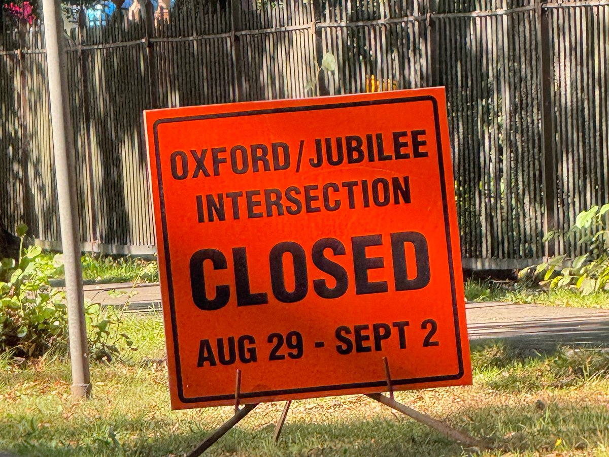 TRAFFIC ADVISORY: The intersection of Oxford St/Jubilee Rd is closed Aug 29 - Sept 2 for construction. This is causing significant traffic delays in the area - particularly during peak times. If you're heading to Dal, avoid the area and take alternate routes where possible!