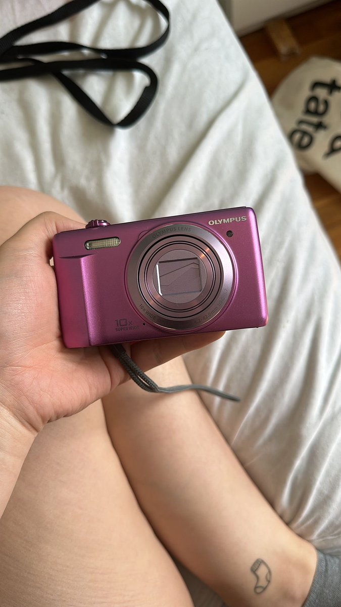 suuslighthouse's tweet photo. Maarrr wel mn eerste camera op mn lijf laten vereeuwigen :) https://t.co/xOS5kXVe0F