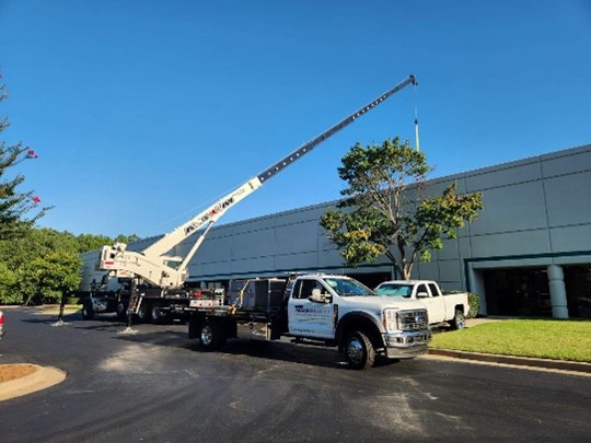 Maxim Crane Works tweet media