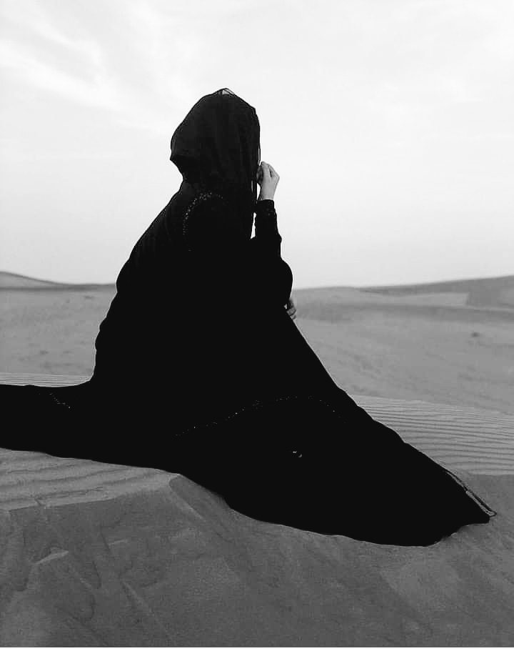 Manâ âlemine #sığınıp,,,
Sukûnetin sakini olmak..!   🕊🕊

Uzaklara, bilinmeyene ve sessizliğe  talibim..