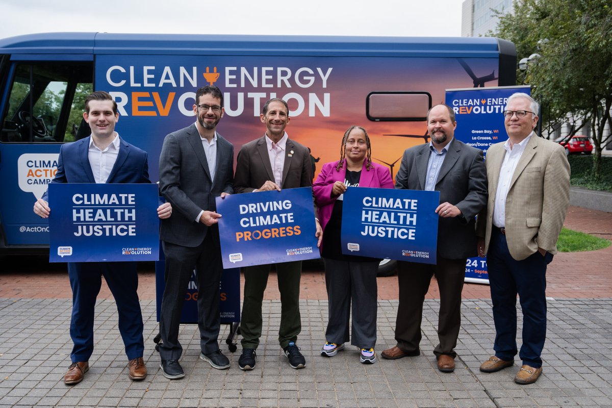 actonclimateUS's tweet photo. Allentown, you showed UP at yesterday's #CleanEnergyREVolution stop! ⚡️🚐
Thanks Mayor @matthewtuerk and local leaders for highlighting how federal clean energy investments are #DrivingClimateProgress by increasing clean energy jobs, and bringing solar energy to schools. ⚡☀️ https://t.co/FN0o1nKTmw