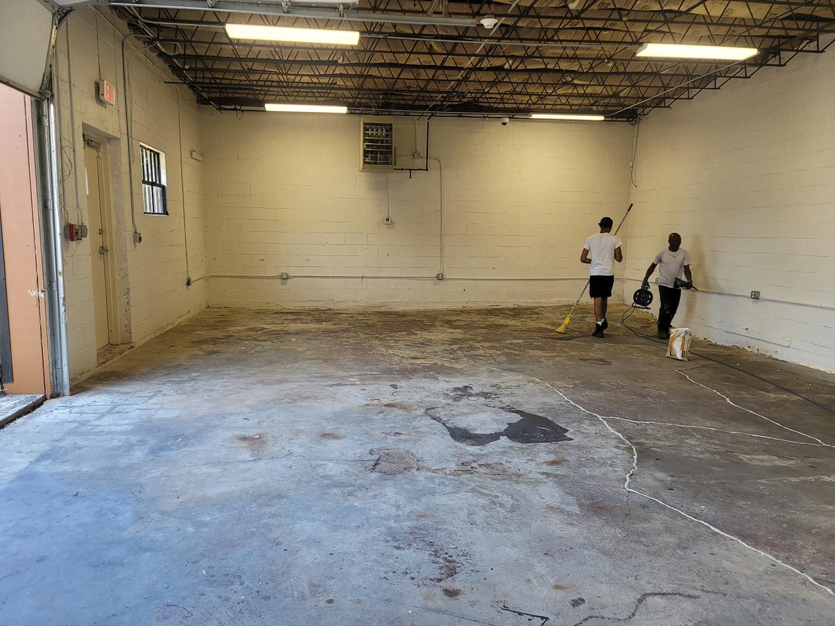 Kali_Akuno's tweet photo. How it started and How it's going.
Steady repair progress at the Imari Obadele Community Production Center in Eversville. Stay turned for the reopening and relaunch of the Community Production Cooperative in early 2025. #BuildAndFight #CommunityProduction https://t.co/laU61NxgjE