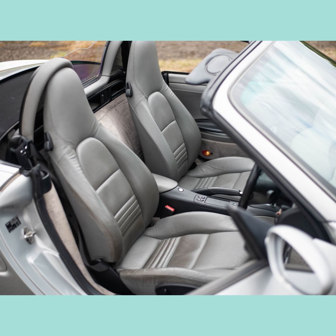 EvokeClassics's tweet photo. LIVE AT AUCTION
2001 Porsche Boxster S
https://t.co/LXn1HLqO1m

• 3.2 litre
• 5 Speed Tiptronic
• Arctic Silver with Grey Leather Interior
#Porsche #PorscheBoxster #BoxsterS https://t.co/pvDqek6ksf