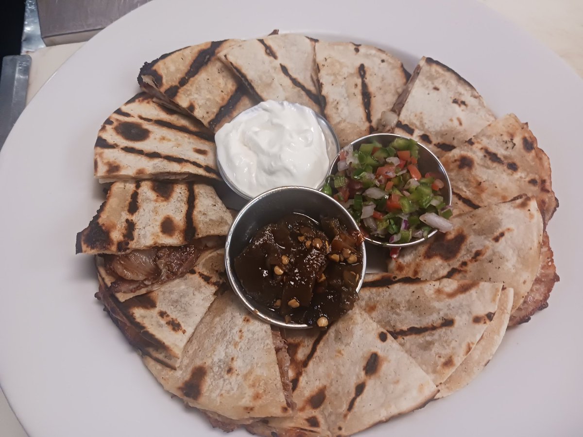 JustSomeGuy_AG's tweet photo. Steak quesadillas https://t.co/1UgWVnq9ko