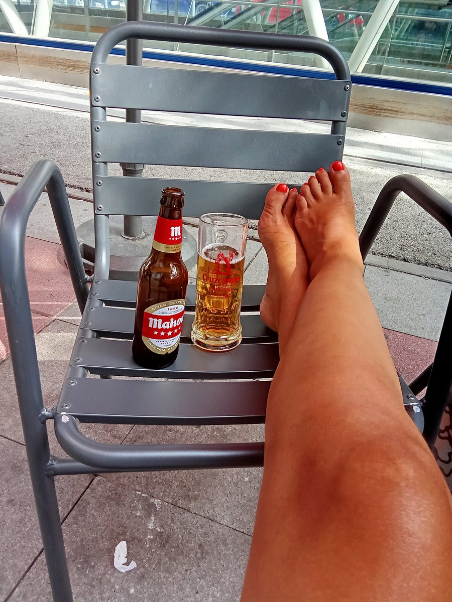 goddescherry13's tweet photo. Creeis que se pagan solas???
Venga quién es el afortunado??
,,,🫰🐷💰💳
#Paypig #pagacopas #sumisofinanciero
#lamesuelas #reposapies https://t.co/fHRYgJbxng