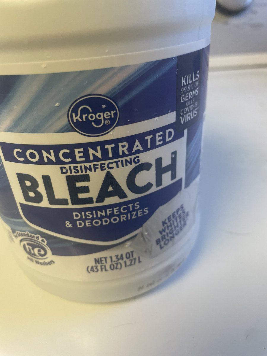 rolowe44's tweet photo. @kroger what is this stuff in an unopened bottle of bleach? https://t.co/aqc8AP2iXm