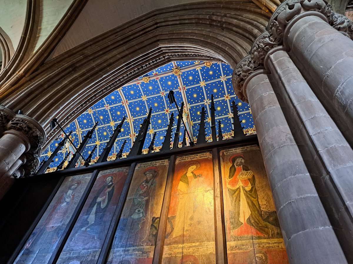 So excited to be out researching our 5th Sparky Walking Guide – to the fabulous Hadrian’s Wall Path.
Day 1: Bowness to Carlisle – the wondrous expanse of the Solway Firth, Scotland almost within touching distance, and Carlisle Cathedral #hadrianswall #nationaltrail @HWPath