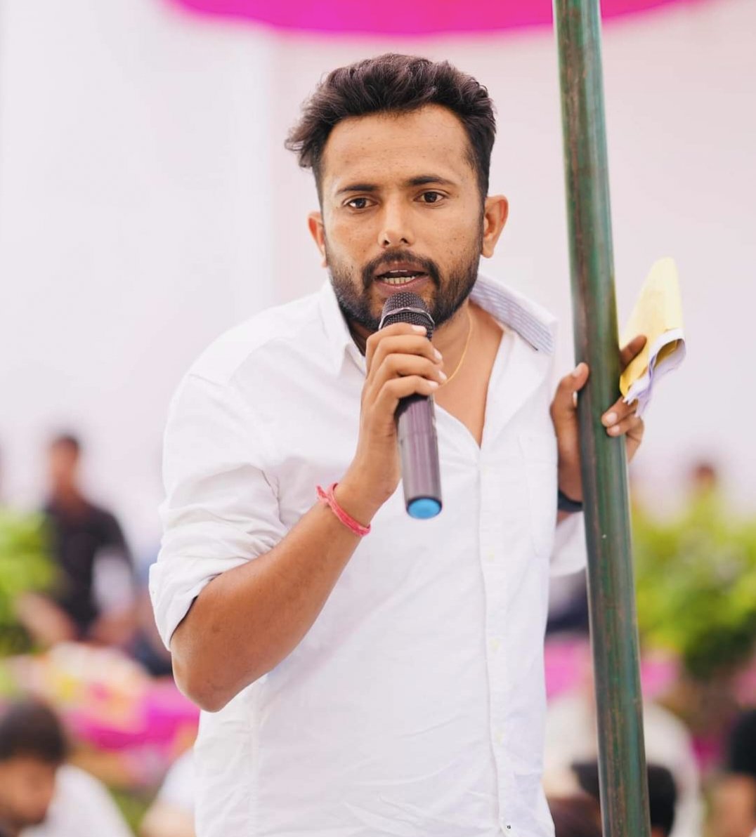 अवतरण दिवस की बहुत बहुत बधाई एवं शुभकामनाएं भाई <a href="/Arjun_Mehar/">🏹 Arjun Mehar | अर्जुन महर ☭</a> मां प्रकृति आपको सदैव खुशनुमा जीवन और दीर्घायू प्रदान करे। 💐🎉🎂