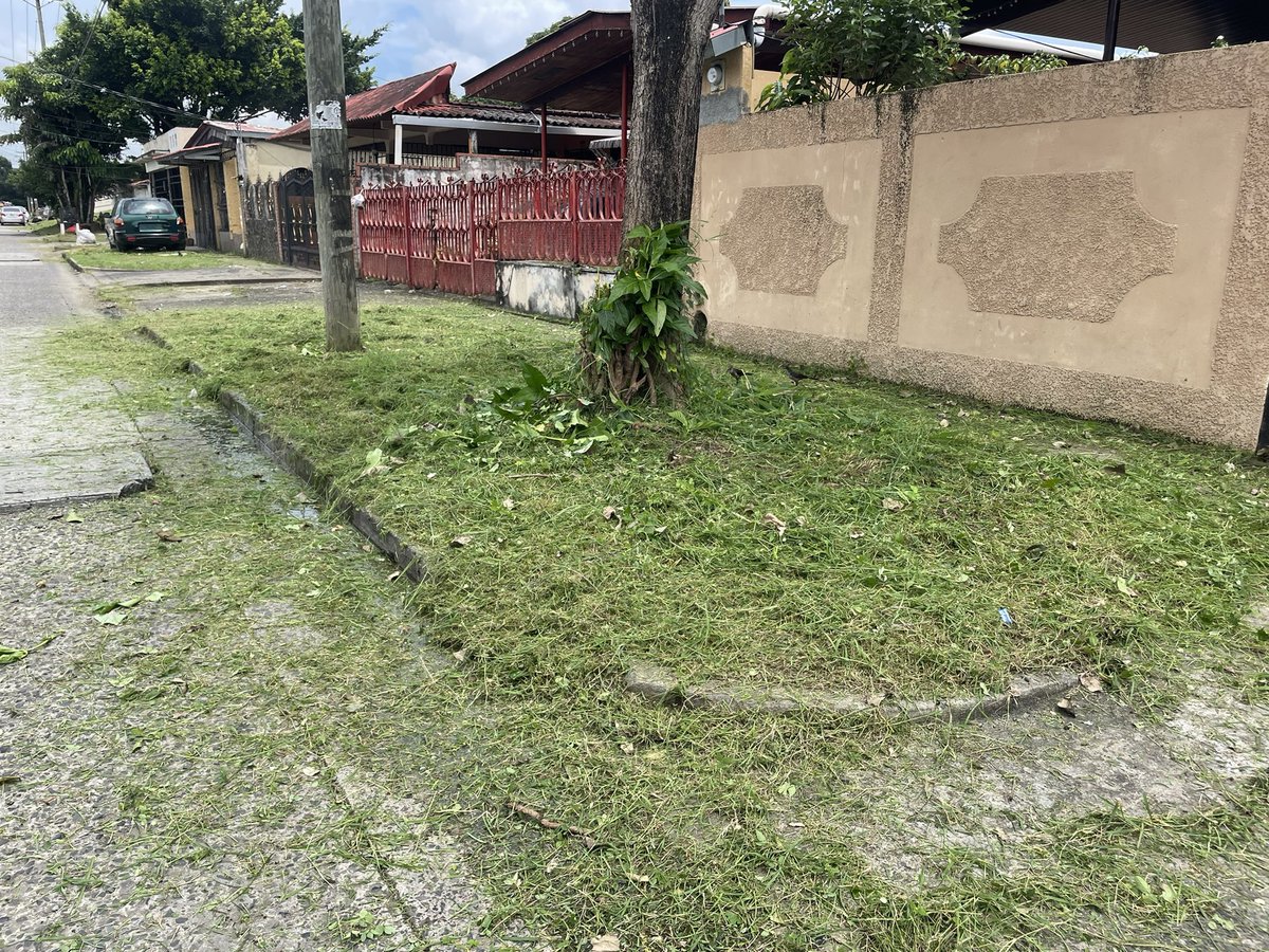 Nuestra cuadrilla realizó el corte de grama en Villa Rica de Río abajo. #jcra #siemprejuntoati
<a href="/jcderioabajo/">Junta Comunal de Río abajo</a>
