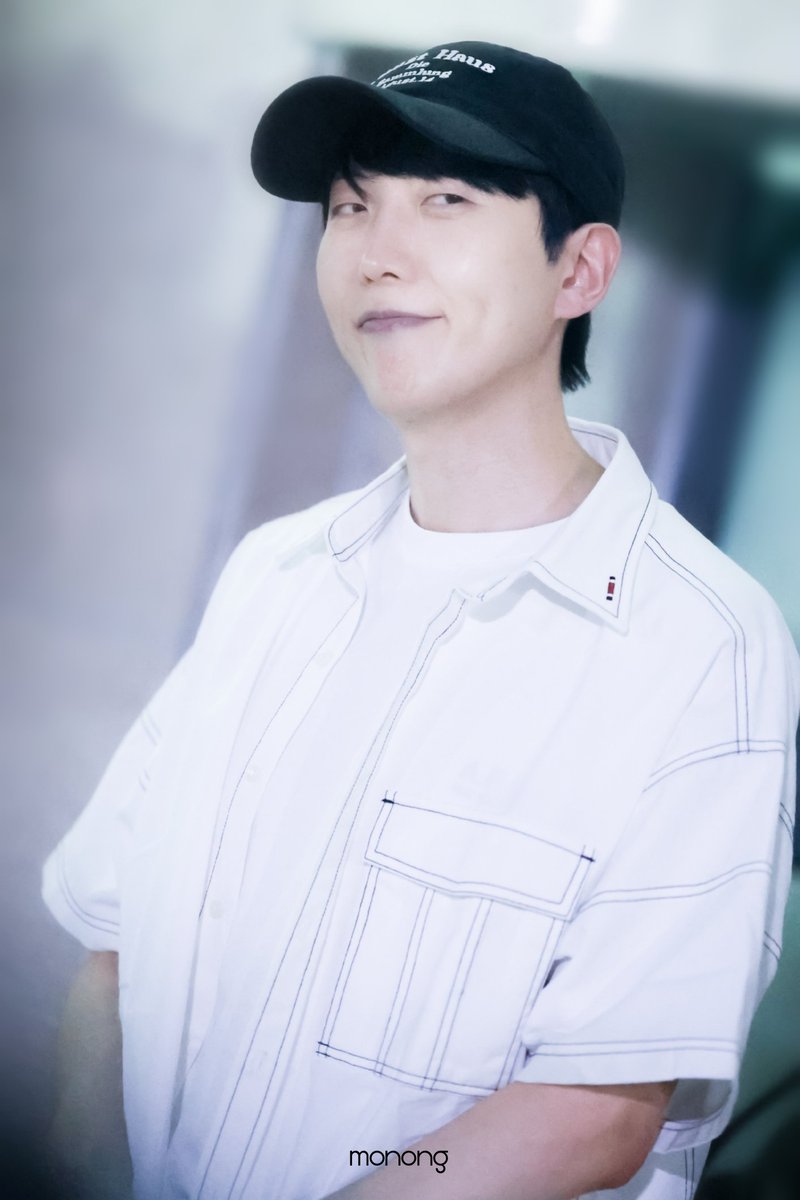 MN___etc's tweet image. 240830 뮤지컬 아가사 군포 #김재범 배우님 퇴근길