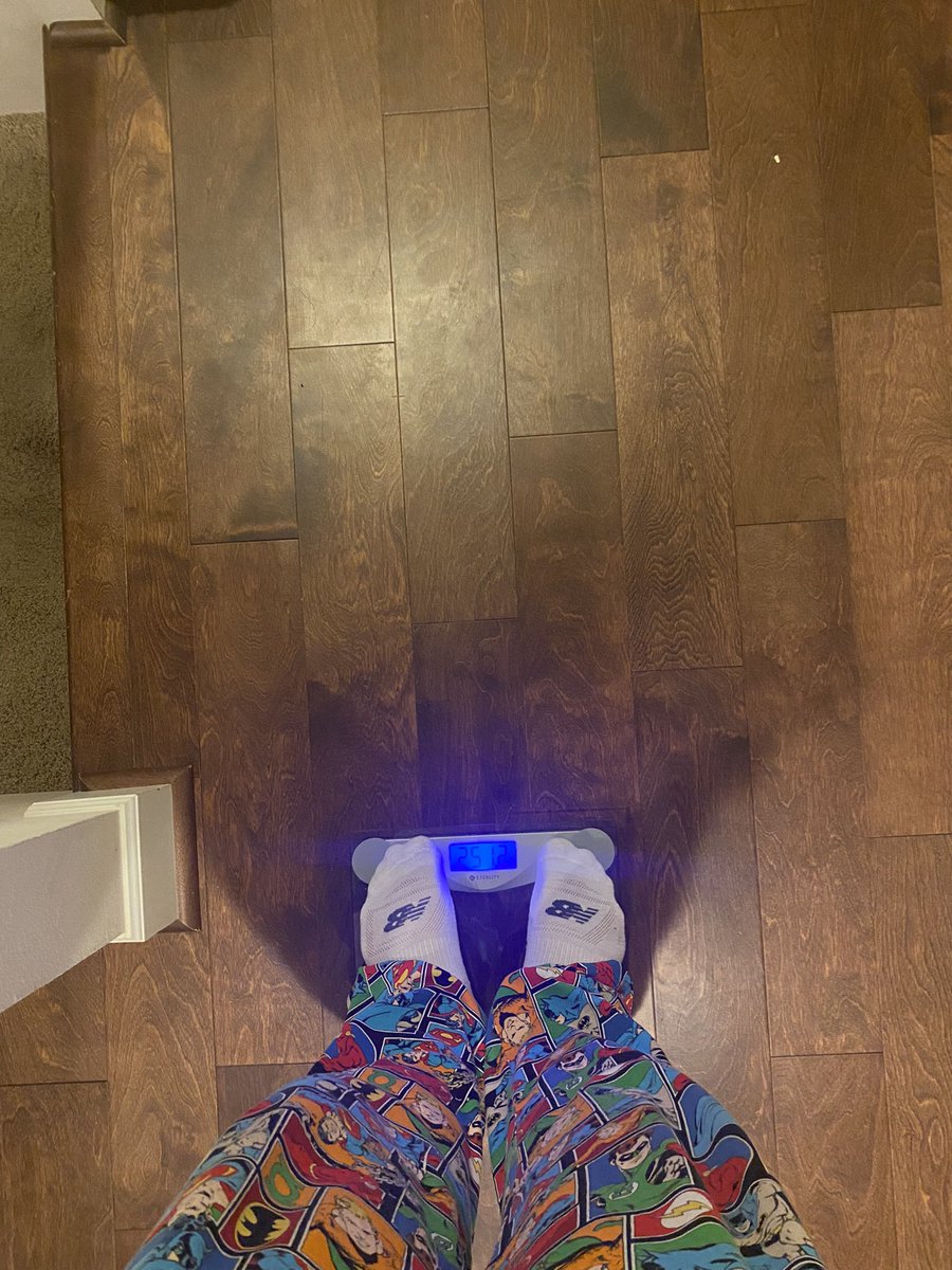 jshildebrandt25's tweet photo. wake up weight… 250 playing weight… senior year loading… 🟪🟨

#EagleFamily

71

@CoachJoshuazb 
@PrepRedzoneWA 
@Reese_Thomas11 https://t.co/BLbEhoSMkk