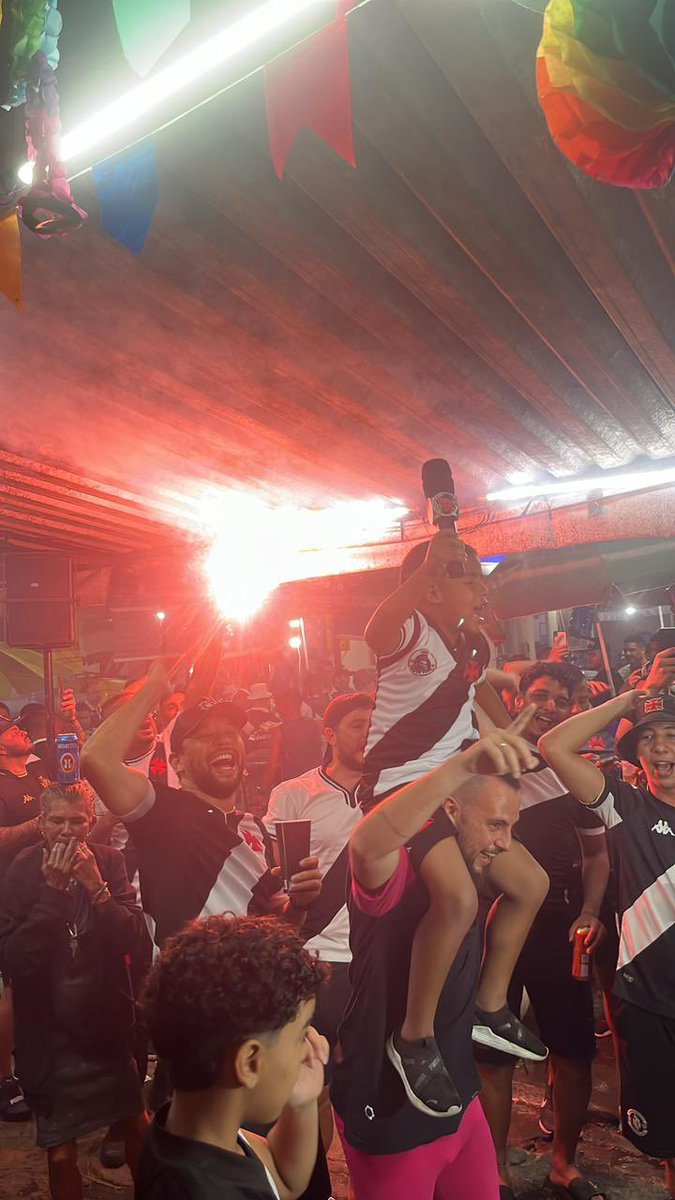 washington3nbr's tweet photo. Que fotão incrível!🏟️💢🧑🏻‍🦱❤️🔥 https://t.co/ymNNC8lwJh