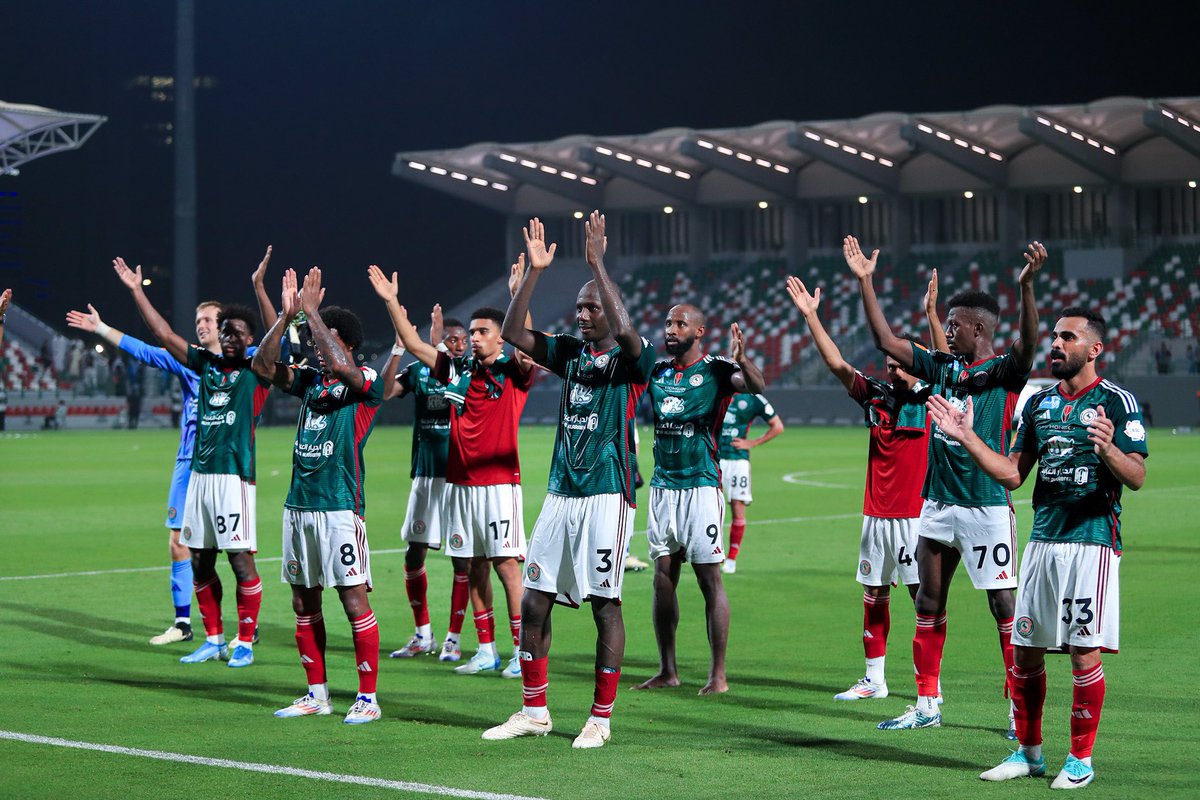 الاتفاق يملك 3 أجانب بدون فائدة فينالدوم ، غراي ، ايكامبي جميعهم بدون فائدة ولا يستحقون التواجد في هذا النادي الكبير 

 #الاتفاق_اولى_بالدعم