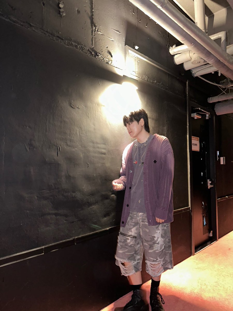 yudabinband's tweet image. FOUND OUT! 1일차☘️

행복을 찾은 축제 같은 하루, 그 첫 날을 함께 했습니다!

토리분들 방방 뛰어 노는 모습에 저희도 더 몰입해서 곡들 보여준 것 같아요…👀

내일의 행복도 여러분과 함께하는 자리, 무신사 개러지에서 다시 만나요…🥰

유다빈밴드입니다🔥🔥🔥🔥🔥

#유다빈밴드 #YdBB
#FOUNDOUT