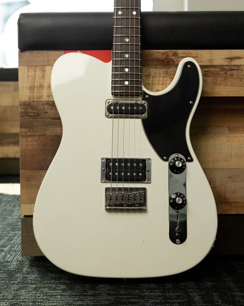 themusiczoo's tweet photo. How 𝐈𝐍𝐂𝐑𝐄𝐃𝐈𝐁𝐋𝐄 is this 𝐒𝐞𝐭 𝐍𝐞𝐜𝐤 𝐓𝐞𝐥𝐞!?⁣
⁣
Learn more, and grab it while you can: https://t.co/9pvnlEjdJn

#fendercustom #telecaster #teletuesday https://t.co/Yb1oTiqbod