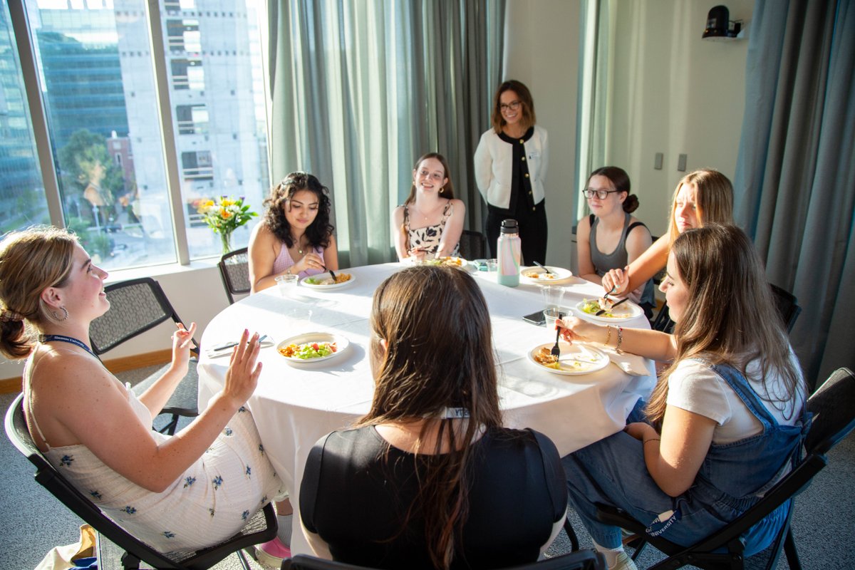 SimmonsUniv's tweet photo. We had the pleasure of welcoming the third cohort of Bonner Community Leaders to the Simmons campus earlier this week!
#SimmonsUniversity #MySimmons https://t.co/rixwQ463LO