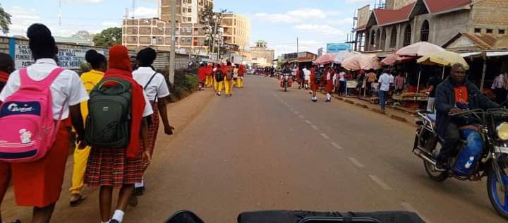 HillaryKobia's tweet photo. This morning, KUPPET teachers gathered at the gate of Chuka Girls School, protesting an alleged attack by the Principal to a striking colleague.

Police intervened.

Students break down the school gate n go home.

Fabrizio 

The school has been closed, and all students sent home. https://t.co/xLq3vUxucZ