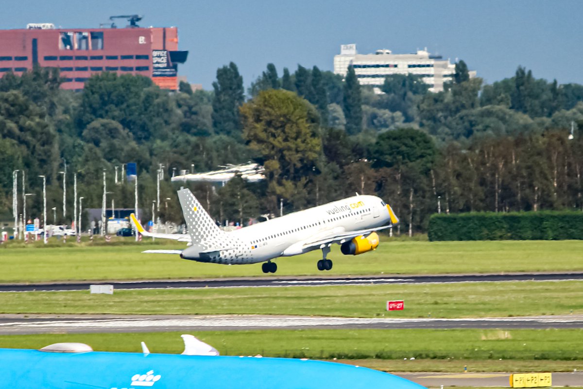 MRXdcze's tweet photo. Ready for take-off? 🛫
#airplane #TAKEOFF #readyfortakeoff #schiphol #veuling https://t.co/ms6BacJIaR