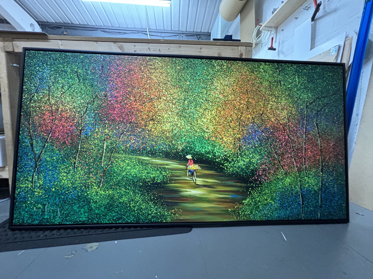 First4frames's tweet image. This week's creative projects at First4Frames were all about precision and artistry! We framed a large map, giving it the perfect display it deserves. We also stretched canvases and framed them in sleek black Tay frames, adding a touch of elegance to the artwork.