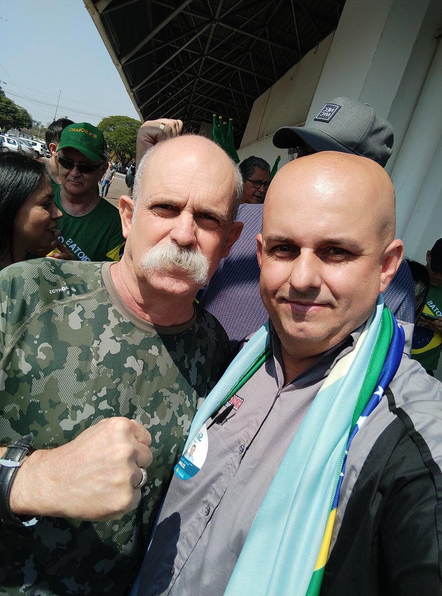 AzuguirM's tweet photo. Força e Honra https://t.co/qN7H16galY