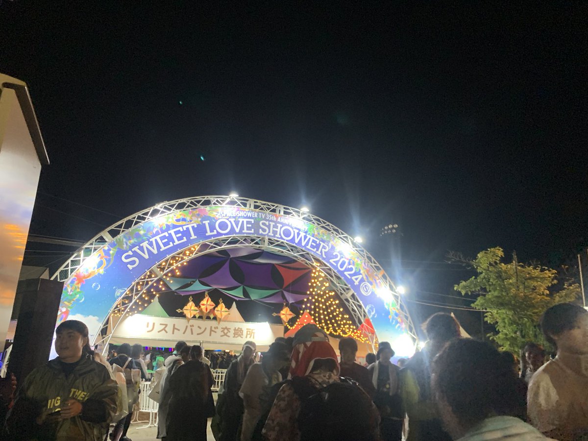 pomusanrio's tweet photo. 今年も行けてよかった🥲︎
台風、ゲリラ豪雨のライブに慣れすぎて全然つらくなかった！笑

やっぱりライブもフェスも最高
生きがいだなぁ🥺

大人見なんてできない
音楽聞いた瞬間に走り出したくなる！ https://t.co/nIFwDZM7rM