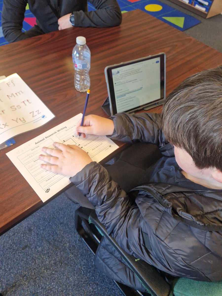 jacquibfraser's tweet photo. @IWBSFalkirk
Busy week for this pupil in class 3. Completing an animal research task in class in addition to continuing outdoor activities.
#watchusgrow #iwbs #class3 https://t.co/TphekeMLQ8