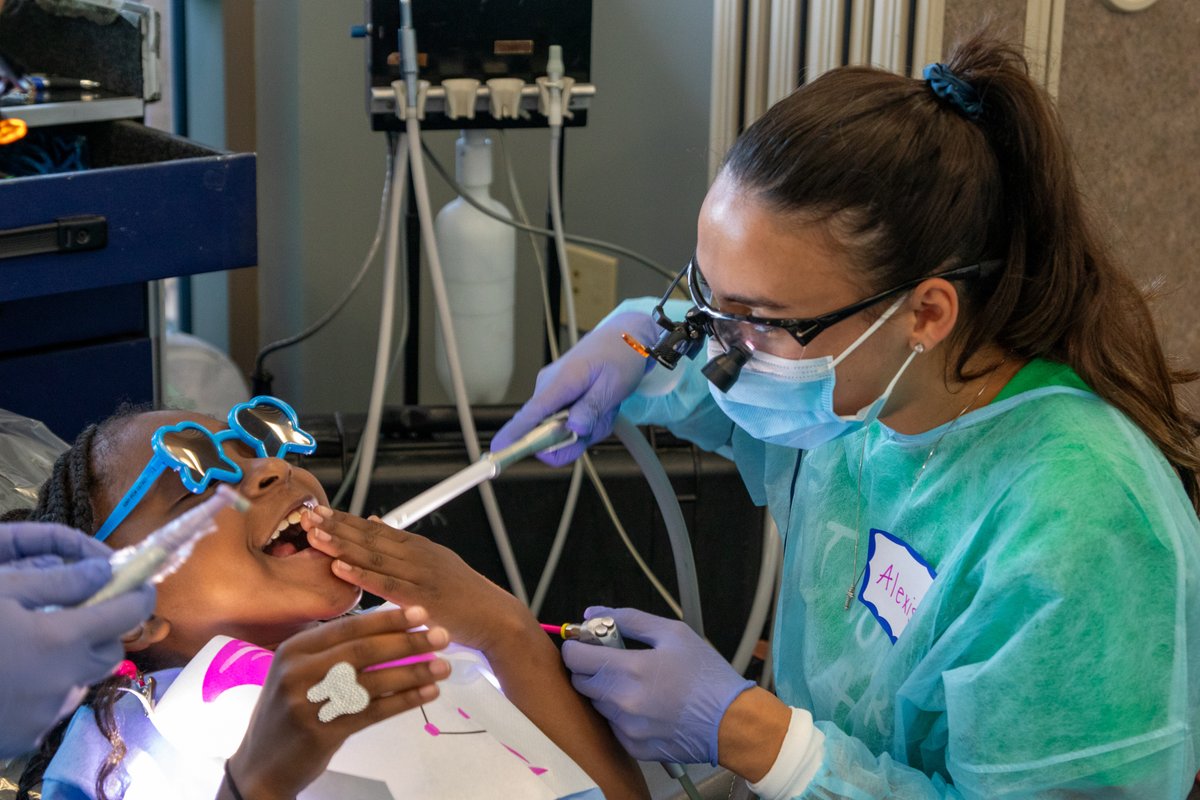Want to provide life-changing #DentalCare to kids who need it most? You can #Volunteer at upcoming <a href="/teamsmile_n/">TeamSmile</a> events on 10/8 with the <a href="/Colts/">Indianapolis Colts</a> and 10/11 with the <a href="/Bengals/">Cincinnati Bengals</a>. To sign up, visit: hubs.la/Q02MKzcJ0.