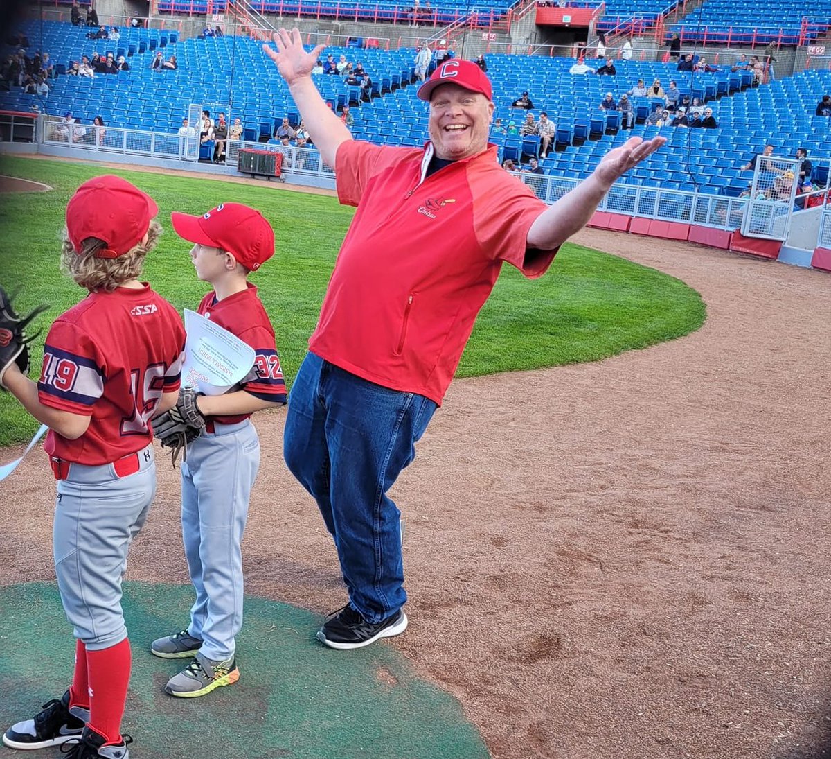 BaseballChelsea's tweet image. Une belle soirée de Baseball Chelsea aux @ottawa_titans.

It was a great Baseball Chelsea Day at the Ottawa Titans.