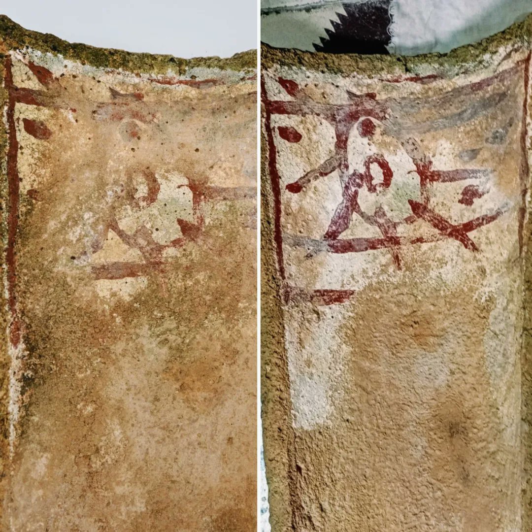 Ordenando, fotografiando, limpiando y registrando nuevas tejas de la colección de Can Xoroi... Lo más emocionante es descubrir (debajo de una gran capa de polvo y polución) nuevos dibujos, nuevas formas y pinceladas... 😊