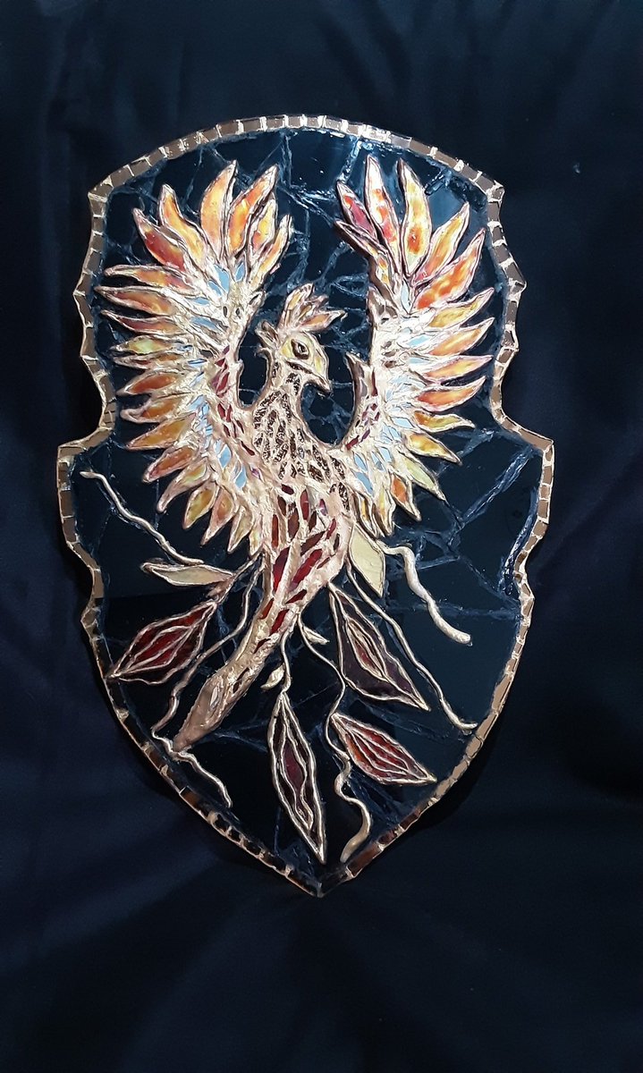 Ariaartt's tweet photo. Olha a fenix que minha mae fez pessoal! Ela ta vendendo essa peça linda https://t.co/dXFuGrjsqE