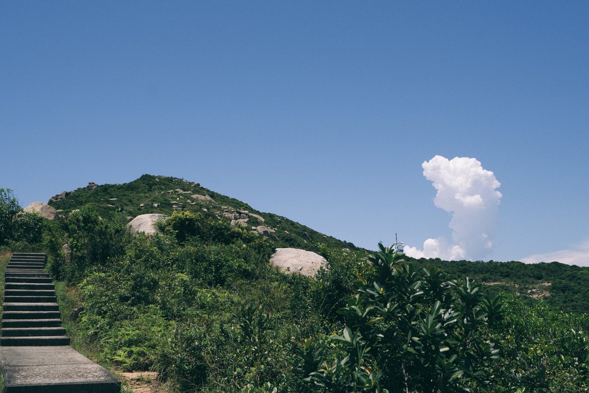 Philo2022's tweet photo. The scene blurs the boundary between me and the sky, as well as the sea. I'll come back again. Lamma Island, Hong Kong.
#Philo拍 #PhiloArt https://t.co/PjDNlmP3Wa