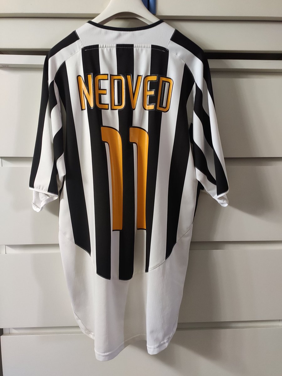 frances14372469's tweet photo. La 11 più iconica di sempre 🤍🖤👑

#PavelNedved #Nedved #PN11 #Juventus https://t.co/Q7w8sI6XHy