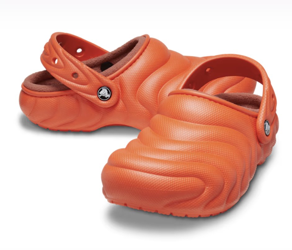 SNKR_TWITR tweet media