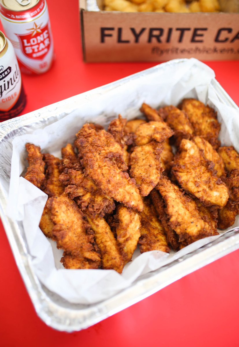 Tailgate 🤝 tenders

Game day food made easy all season long.