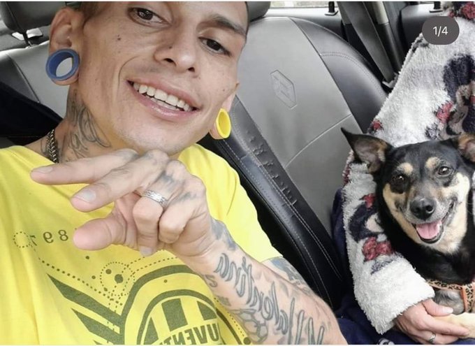 liberta___depre's tweet photo. Javier Acosta um fanático torcedor do Millonarios, da Colômbia, decidiu nesta noite de sexta-feira (30), realizar eutanásia, procedimento assistido que acabará com a sua vida em meio a um sofrimento doloroso e prolongado.

Nos últimos cinco anos, Acosta lutou implacavelmente contra um câncer e as bactérias que se espalhavam por todo o seu corpo. Sua luta se tornou viral nos últimos dias, chamando a atenção de milhões de colombianos.

Como um ato de amor, respeito e carinho, torcedores do Millonarios estiveram, na noite de quinta-feira (29), no hospital para realizar o último desejo Javier. 

📷: Divulgação / 📽️: Reprodução