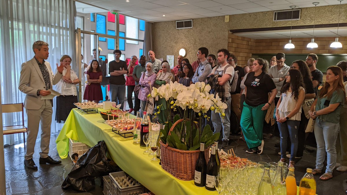 esonn_uga's tweet photo. During ESONN'2024 welcome cocktail reception that took place after the lectures on Monday, our participants were greeted by ESONN organizers and official representatives @UGrenobleAlpes @GrenobleINP @CNRS @cea_grenoble @vivienquema #summerschool #nanoscience #nanotechnology https://t.co/AsIsuBWE63