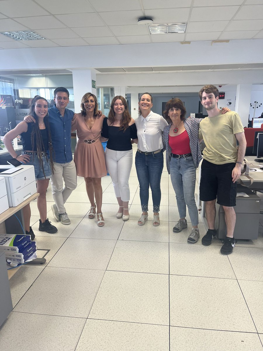Mamen Asencio (@mamenasencio) on Twitter photo Hoy cerramos 1492 programas de <a href="/x3razonesRNE/">Por tres razones</a>. Un equipo, una escuela, una familia por la que han pasado muchos. A todos gracias de corazón. Los sueños a veces se cumplen. Y no importa que sean 10 o 40 y pico minutos 😉. Cerramos una puerta. Y abrimos otra este lunes. ♥️ Hoy cerramos 1492 programas de <a href="/x3razonesRNE/">Por tres razones</a>. Un equipo, una escuela, una familia por la que han pasado muchos. A todos gracias de corazón. Los sueños a veces se cumplen. Y no importa que sean 10 o 40 y pico minutos 😉. Cerramos una puerta. Y abrimos otra este lunes. ♥️