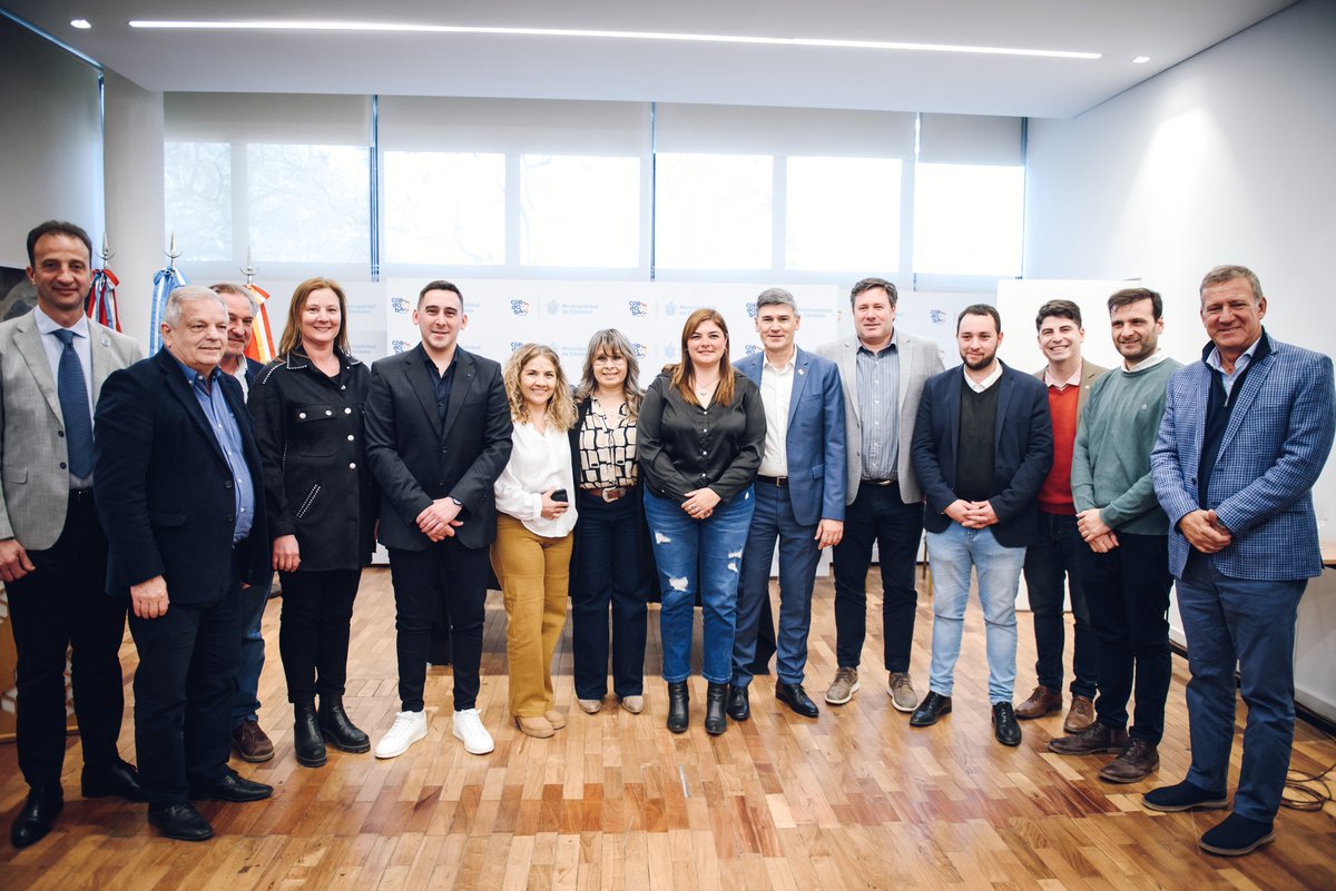 PasseriniOk's tweet photo. ✍🏼 Junto con intendentes e intendentas de nueve localidades de nuestra querida provincia, tuvimos un encuentro muy enriquecedor: firmamos un convenio de colaboración que refleja nuestro compromiso por trabajar juntos, compartir experiencias y aprender unos de otros. Estoy convencido de que lo que funciona en una localidad puede ser de gran utilidad en otra, y eso es lo que nos hace más fuertes.