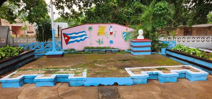 SubdtorCalimete's tweet photo. Escuela primaria Camilo Cienfuegos de Calimete lista para iniciar el curso 2024/2025. @CubaMined @comunicadoramtz @Direducalimete @EdilbertoC4301 @EducCalimeteMtz https://t.co/aAYPBjWtRv