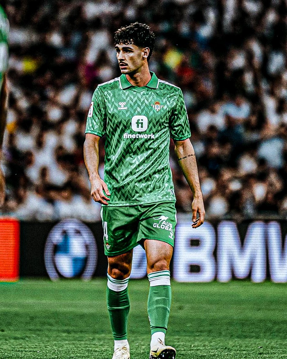 milgrauinter's tweet photo. 📰 𝐁𝐑𝐄𝐀𝐊𝐈𝐍𝐆 | Johnny pode estar de saída para o Tottenham (🏴󠁧󠁢󠁥󠁮󠁧󠁿). 🤝 

O acordo inclui Lo Celso, 20% dos direitos de Johnny, e preferência de compra futura. 📝

A negociação pode acontecer na próxima janela. O Internacional retém 20%. 💰

— @CLMerlo 
(📸: Reprodução) https://t.co/RSB1S2bWy0