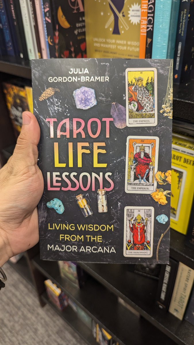 Witchbookcoven's tweet image. Checking B&amp;amp;N and spotting here @JGordonBramer @mxcassandrasnow @Mod_Curandera @TemperanceAlden and so many others! 🍂🍁🎃 

#Booksforwitches #Witchcraft